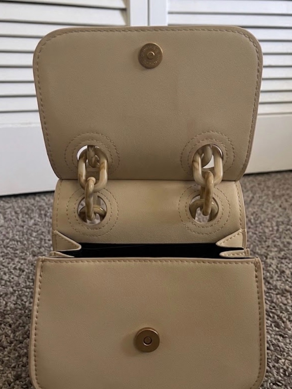 Beige Women’s Chain Strap Crossbody Bag
